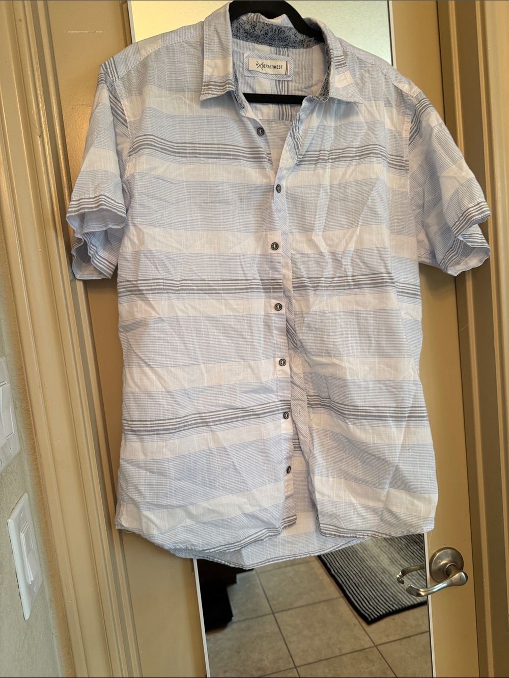 Casual Light Blue & White Striped Short-Sleeve Button-Down Shirt